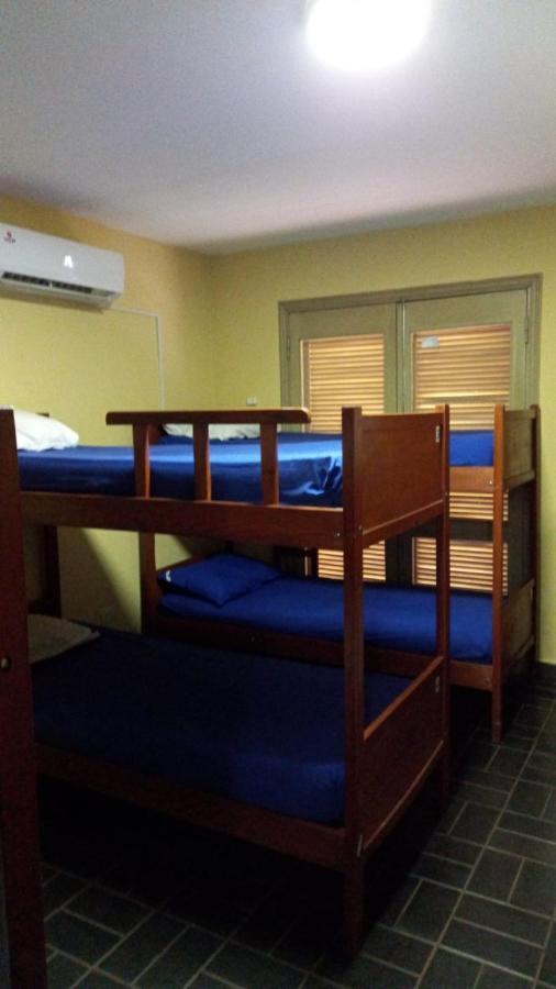 La Casa De Pedro Hostel Encarnacion Ngoại thất bức ảnh