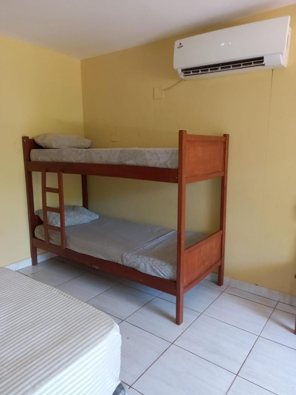 La Casa De Pedro Hostel Encarnacion Ngoại thất bức ảnh