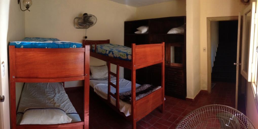 La Casa De Pedro Hostel Encarnacion Ngoại thất bức ảnh